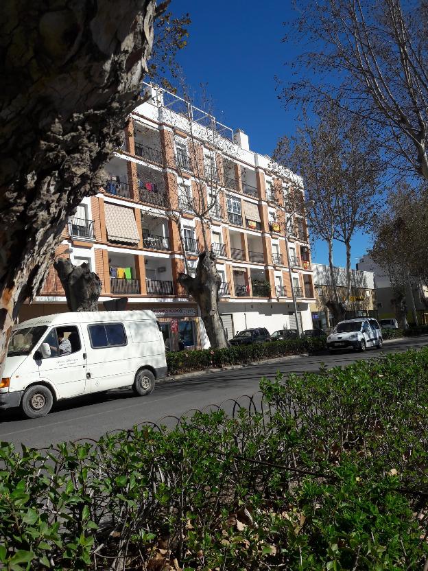 El refugio de animales se ubica en carretera de Almería./M. TORRES