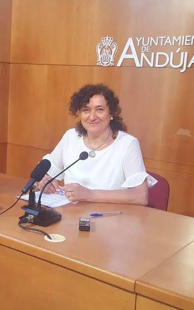 María José Bueno esta mañana en su comparecencia para analizar su área.