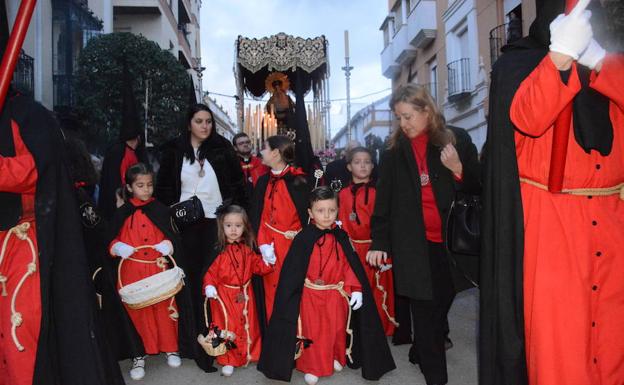 Viernes Santo de frío, viento y lluvia en Andújar