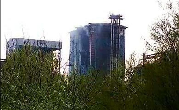 Extinguido el incendio tras la explosión en un silo de Andújar