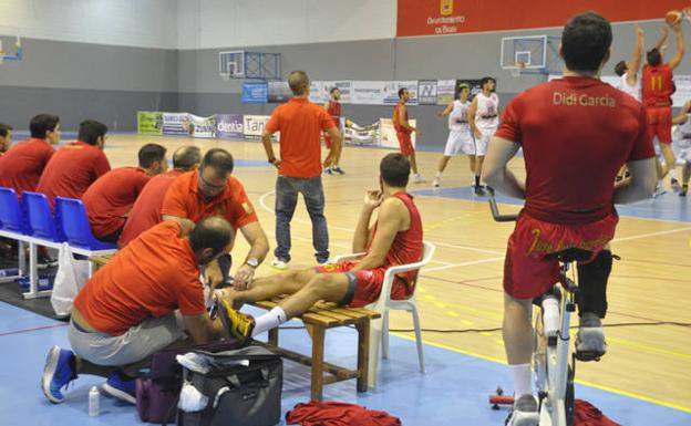 El Multiópticas Baza debuta en casa con derrota ante el CB Almería