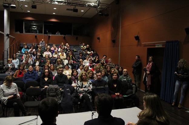 Algunas de las participantes en el encuentro desarrollado en la Sala B del Auditorio Municipal./I. A.