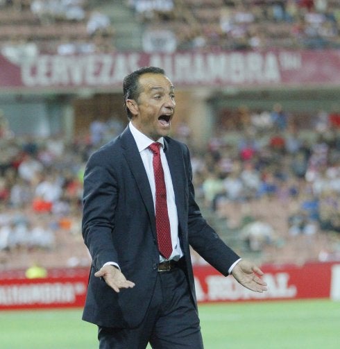 Oltra, contrariado con el devenir del partido. :: ramón l. pérez