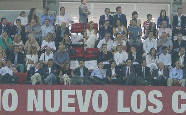 Jonh Jiang, presidente del Granada, estuvo en el palco de Los Cármenes en el estreno de la temporada.