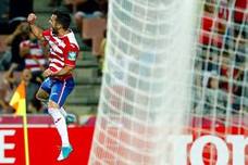 Joselu durante el partido entre el Granada y el Barcelona B.