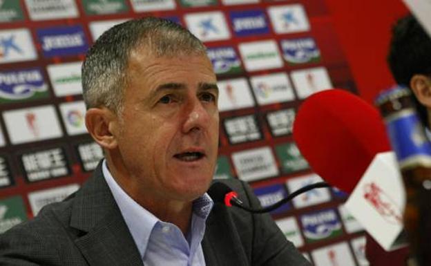 Alcaraz durante una rueda de prensa anterior./GRANADA CF / PEPE VILLOSLADA