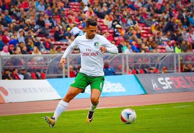 Javi Márquez realiza una aproximación en un partido con el New York Cosmos./