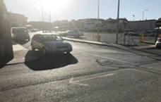 Paso de peatones junto al supermercado Mercadona.