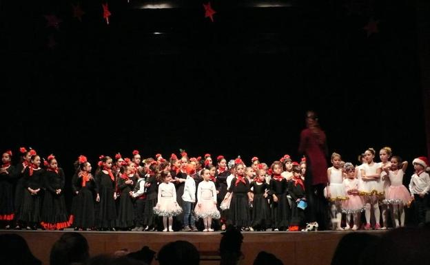 Alumnado y profesorado de la Escuela Municipal de Música muestran sus avances en una audición de Navidad muy concurrida