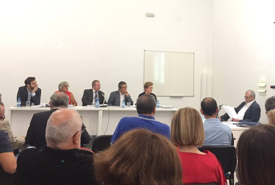 José Ruiz durante el acto de defensa de su tesis doctoral en el Centro Cívico de Montefrío.