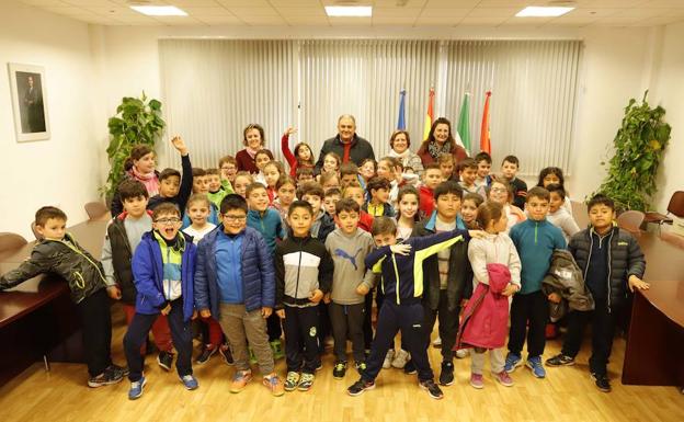 Más parques o una cancha de baloncesto, entre las sugerencias de los escolares hueteños para mejorar sus pueblo