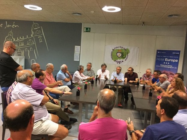 Cónclave entre el Real Jaén y la Federación de Peñas.