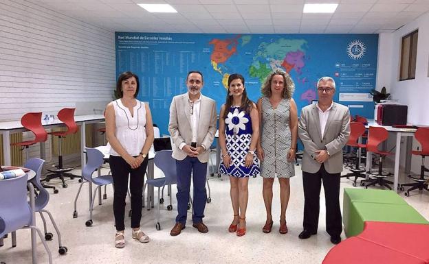 Visita al 'aula del futuro', inaugurada recientemente.