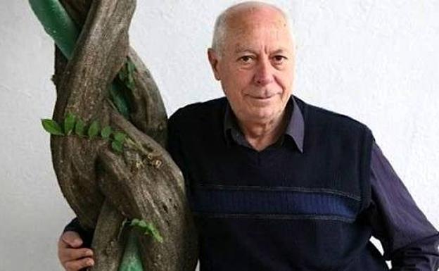 El poeta Antonio Carvajal./