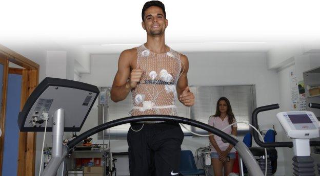 Con Fran Rodríguez, que hace la prueba de esfuerzo en el Centro Andaluz de Medicina Deportiva, se cierra la banda derecha.