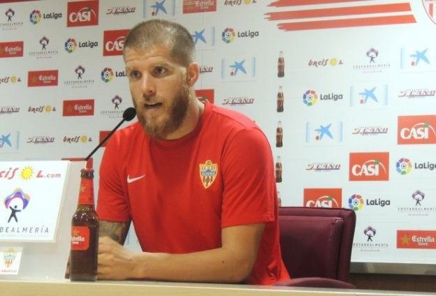 Jorge Morcillo ofreció ayer su primera rueda de prensa estrenando capitanía.