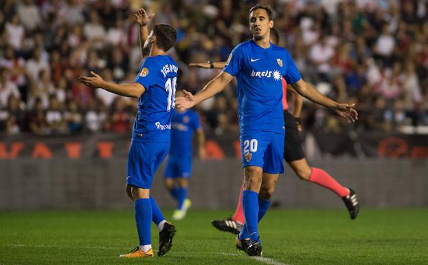 Imágenes del partido entre el Rayo Vallecano y UD Almería./AGENCIA LOF
