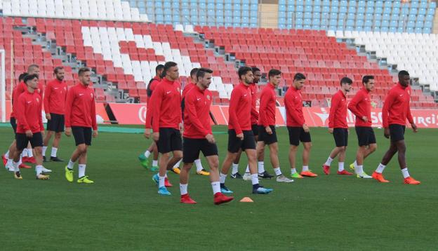 Primeros pasos para recibir el 7 de enero al Lugo en el Estadio de los Juegos Mediterráneos./UDA