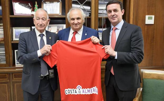 Diputación y UD Almería renuevan el acuerdo de colaboración para la promoción del destino 'Costa de Almería'