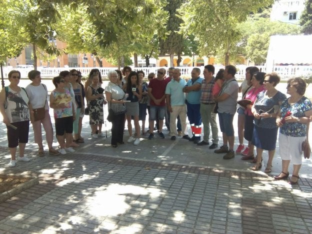 Encuentro ayer con la matrona ya jubilada, Dominga Medina Martos./IDEAL