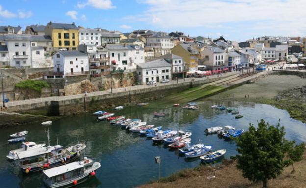 Puerto de Taipa de Casariego (Asturias)./