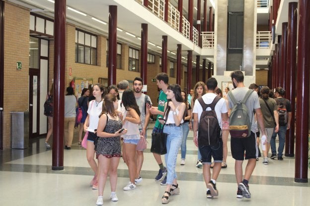 Los estudiantes pueden contar con la experiencia de cursar un año en universidades internacionales de alto nivel./J.L. PASCUAL