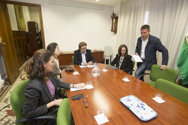 Reunin de la junta de portavoces del Ayuntamiento de Granada.