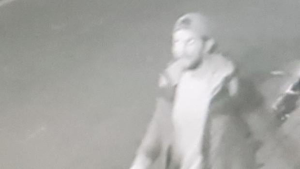 Violan 3 veces en una hora a una menor de 17 años en Londres