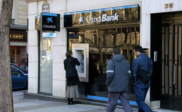 Una sucursal de Caixabank./