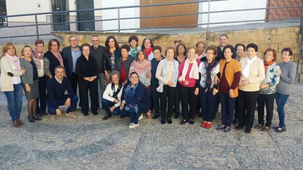 Alumnos que educación permanente de 'El Pilar'./IDEAL