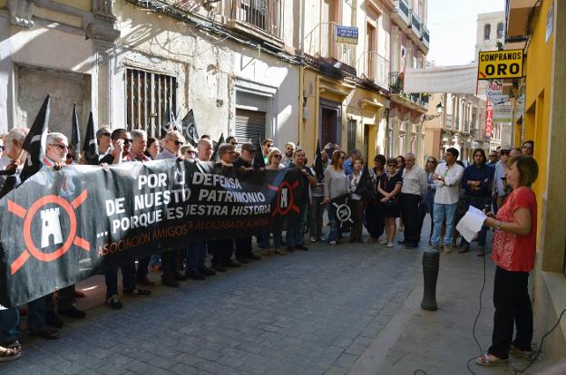 Imagen de la manifestación frente a la Casa de los Góngora./IDEAL
