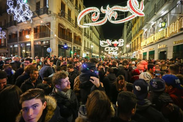 El centro se volvió a llenar para celebrar el nuevo año./RAMÓN L. PÉREZ
