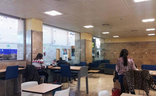 El Aeropuerto de Granada acomete mejoras en la terminal con un área de trabajo