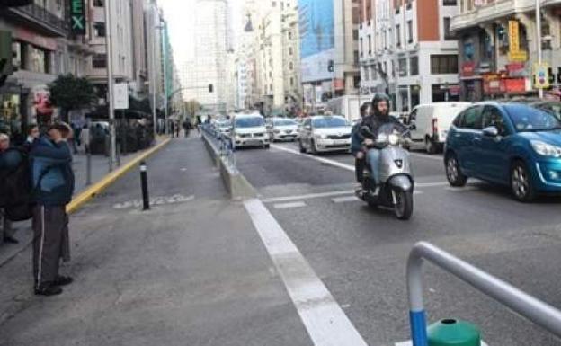 Herido un chico de 16 años tras caer de un 8º e intentar agarrarse a las luces de Navidad