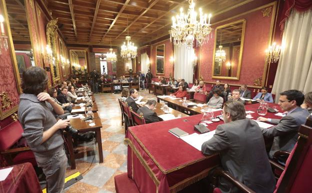 El PSOE se queda sin apoyo para aprobar el expediente del IBI