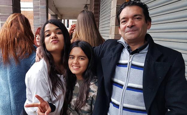 Joni, son sus hijas./TERRY BASTERRA (EL CORREO)