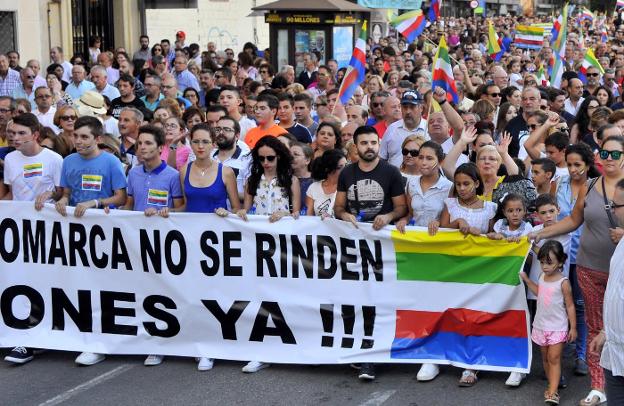 Miles de vecinos secundaron la manifestación del 14-S./ENRIQUE