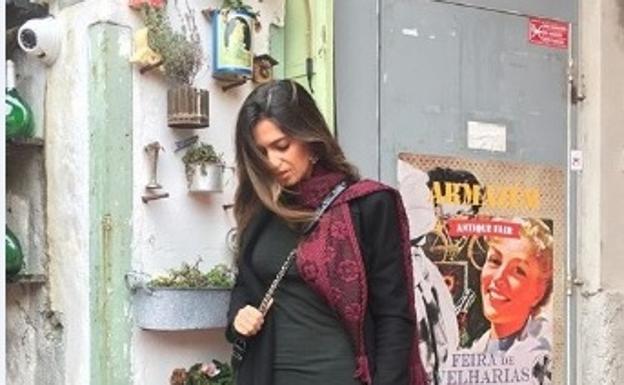 El abrigo de Zara en rebajas que triunfa tras lucirlo Sara Carbonero