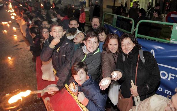 La magia de San Antón vence en una gran fiesta