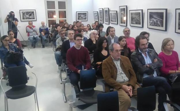 Escritores de prestigio en las actividades de la Facultad de Poesía José Ángel Valente