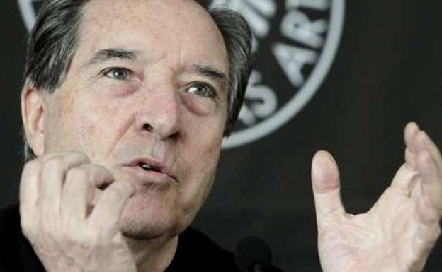 Iñaki Gabilondo pierde el conocimiento en mitad de una conferencia