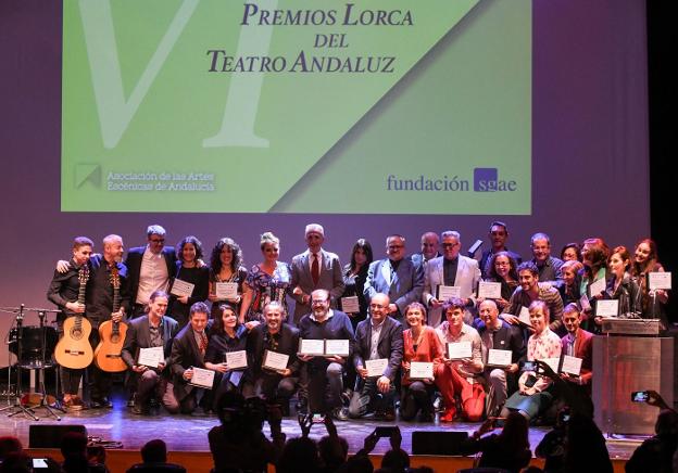Los galardonados en la VI edición de los Premios Lorca de las Artes Escénicas, ayer, en el Palacio de Congresos de Granada./EFE