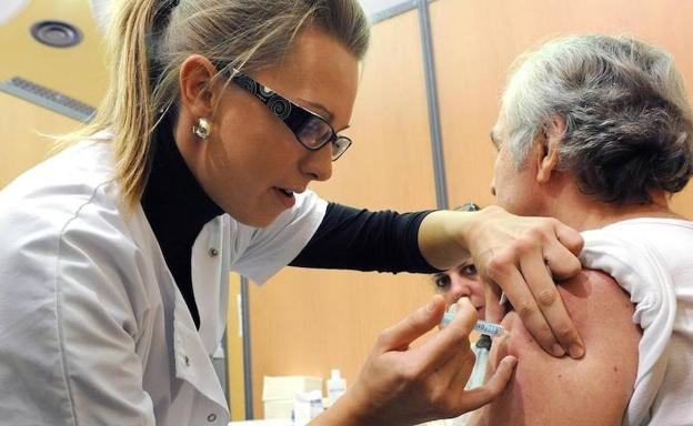La gripe supera las 900 muertes en España esta temporada