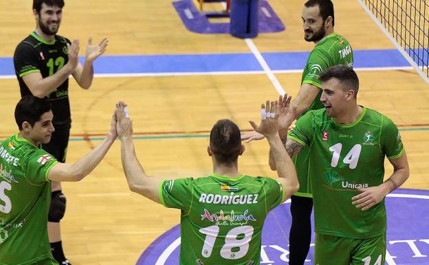 Los blanquiverdes se conjuran para conseguir hoy la victoria que les meta en la final./FOTO-DEPORTE