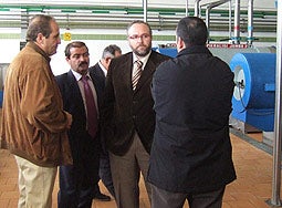 El delegado de Innovación en Jaén en la nueva planta solar en Orcera. JJ. AA./