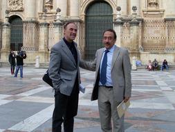 José Montané y Francisco López, ayer en la Catedral jienense. /José M. Liébana/