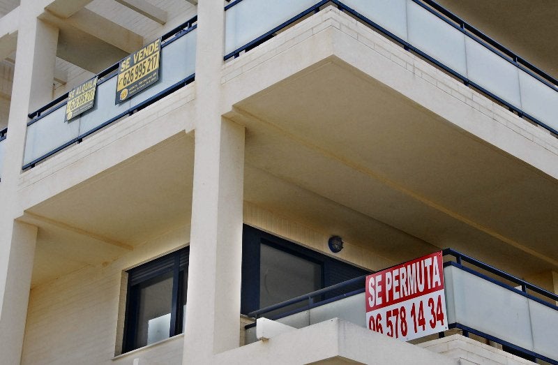 Permuta. A los carteles de compraventa y alquiler se ha sumado una nueva modalidad, el de se permuta. :: ideal/
