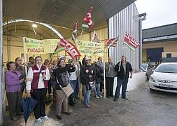 Protesta en Agrocarchuna, este lunes. / JAVIER MARTÍN/