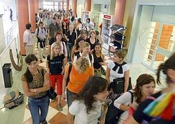 Alumnos 'erasmus' en un anterior encuentro en el campus jienense. :: IDEAL/