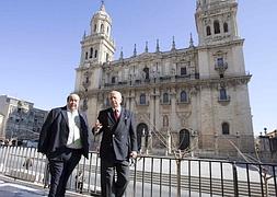 El presidente de la Cámara de Comercio junto a Sergio Romero, embajador de Chile. :: FRANCIS J. CANO/